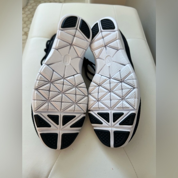 New! Nike Flex Essential TR sneakers. - Picture 4 of 5